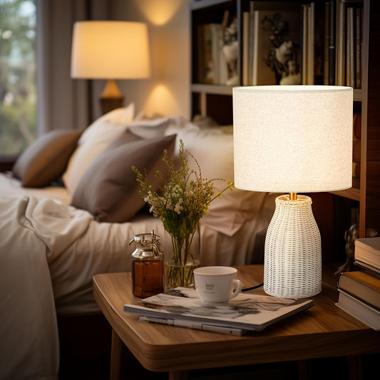 Wicker Desk Lamp With Linen Fabric Lampshade